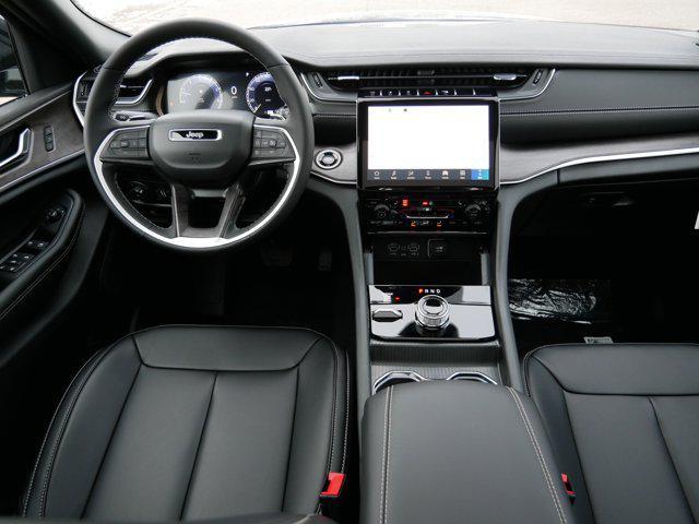 new 2025 Jeep Grand Cherokee car, priced at $48,999