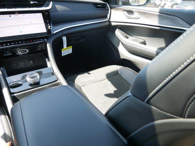 new 2026 Jeep Grand Cherokee car, priced at $47,796