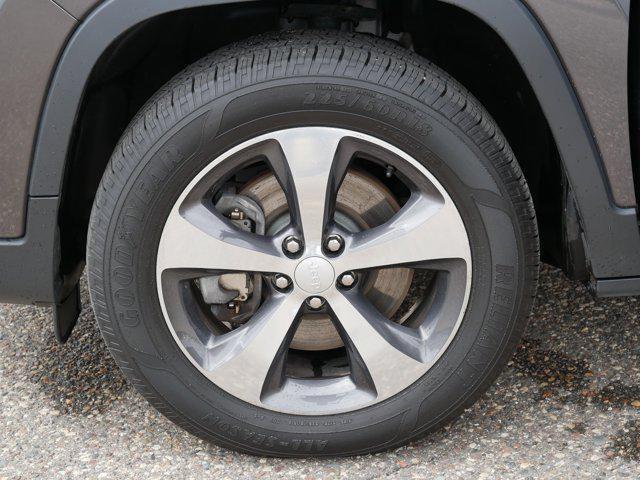 used 2019 Jeep Cherokee car, priced at $18,127