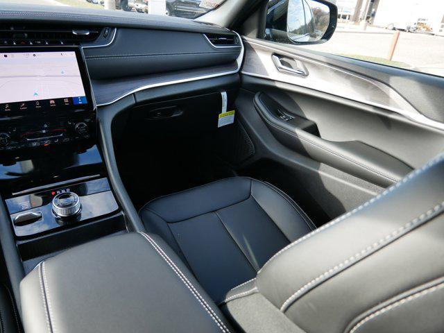 new 2025 Jeep Grand Cherokee car, priced at $42,749