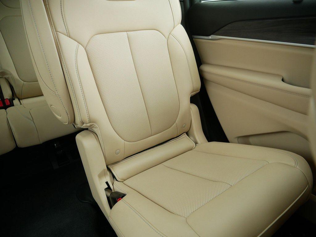 used 2023 Jeep Grand Cherokee L car, priced at $34,839