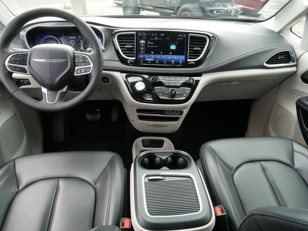 used 2023 Chrysler Pacifica car, priced at $33,839