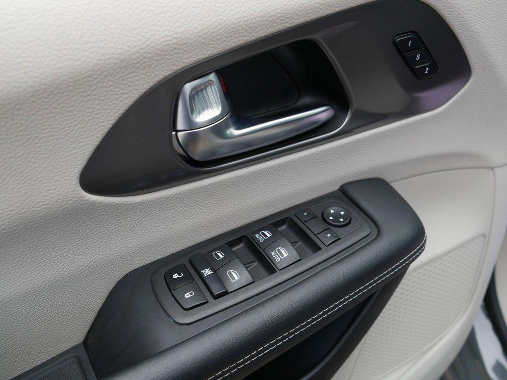 used 2023 Chrysler Pacifica car, priced at $33,839