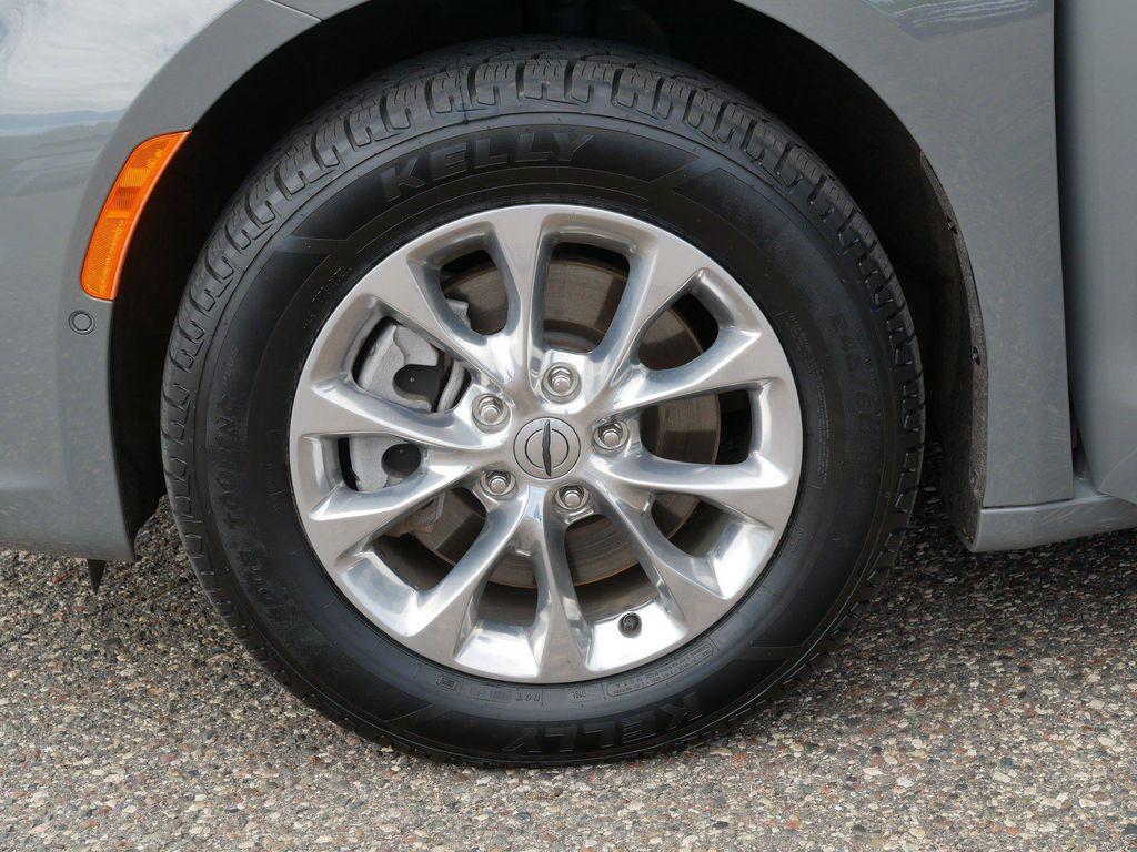 used 2023 Chrysler Pacifica car, priced at $33,839