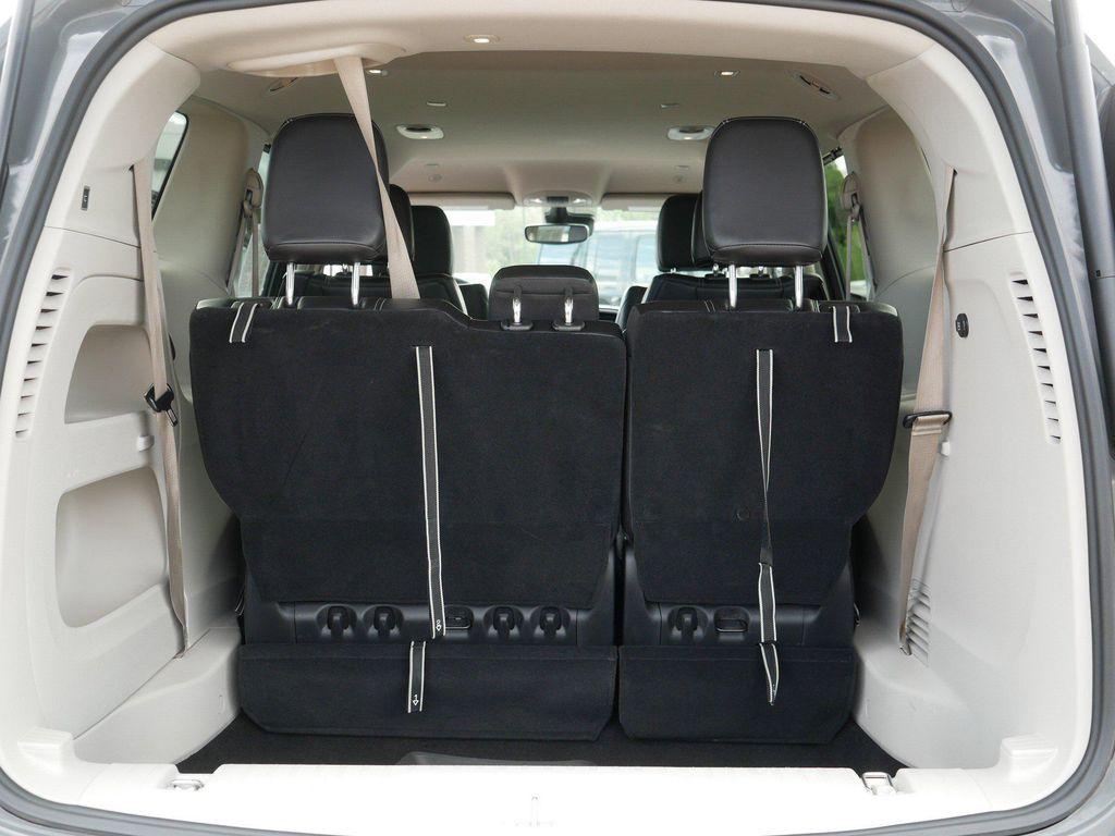 used 2023 Chrysler Pacifica car, priced at $33,839