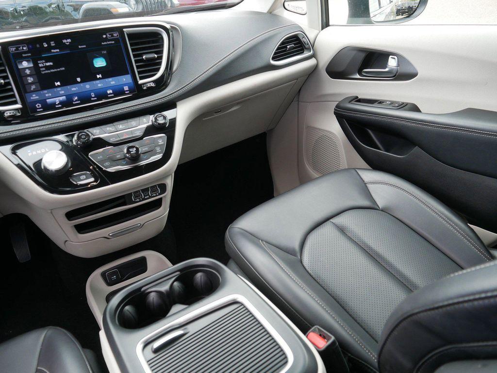 used 2023 Chrysler Pacifica car, priced at $33,839