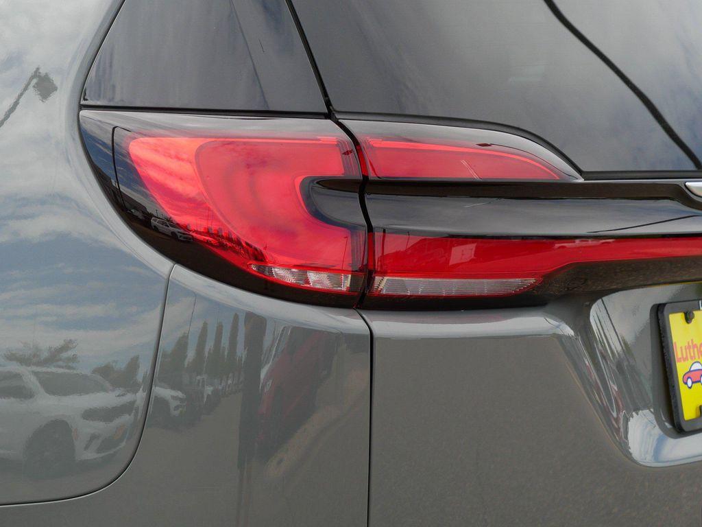 used 2023 Chrysler Pacifica car, priced at $33,839