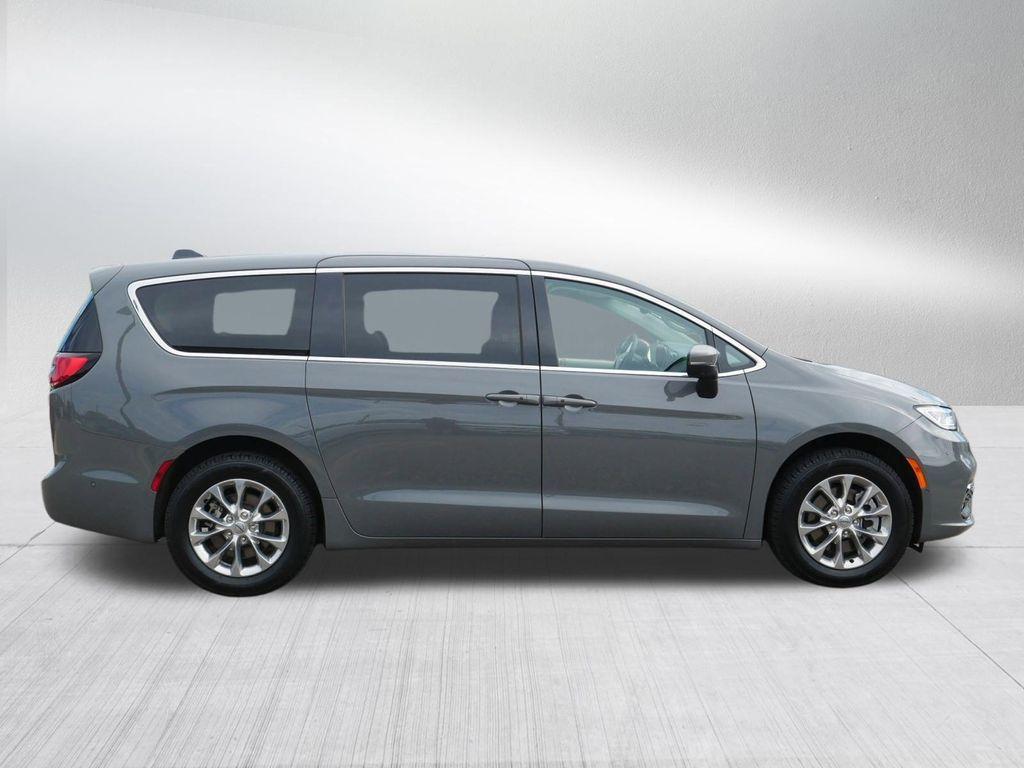 used 2023 Chrysler Pacifica car, priced at $33,839
