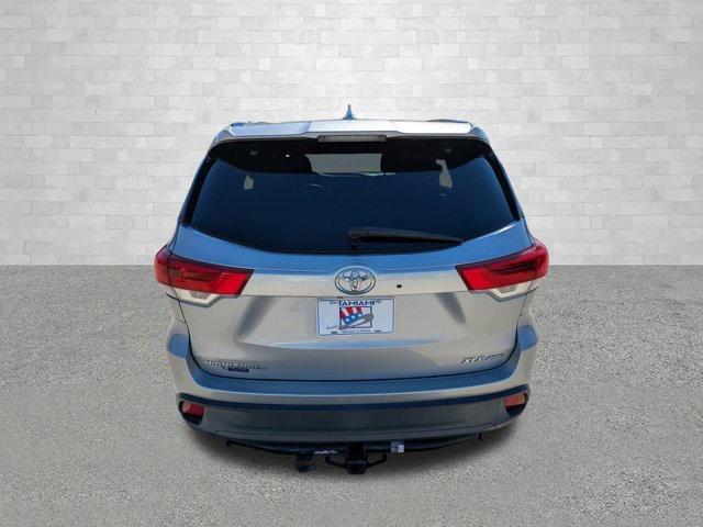 used 2018 Toyota Highlander car, priced at $21,808