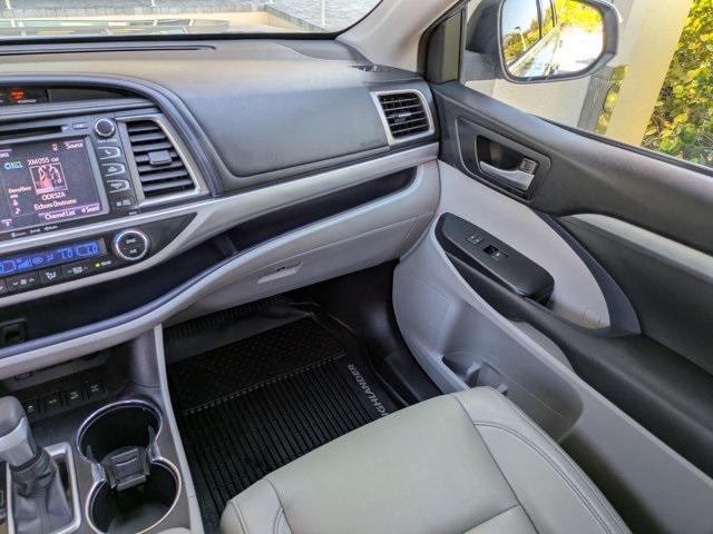 used 2018 Toyota Highlander car, priced at $21,808