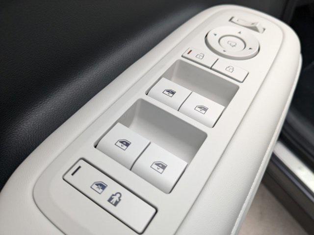 new 2025 Hyundai Santa Fe car, priced at $44,517