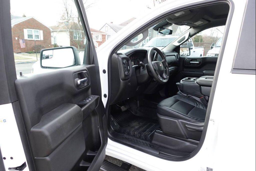 used 2024 Chevrolet Silverado 1500 car, priced at $33,995