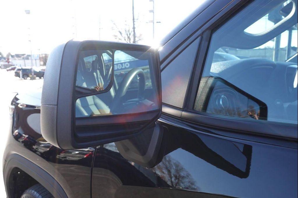 used 2023 GMC Sierra 1500 car, priced at $31,995