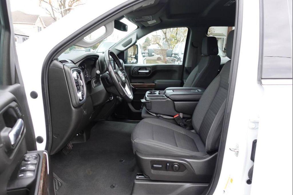 used 2022 GMC Sierra 1500 car, priced at $31,995
