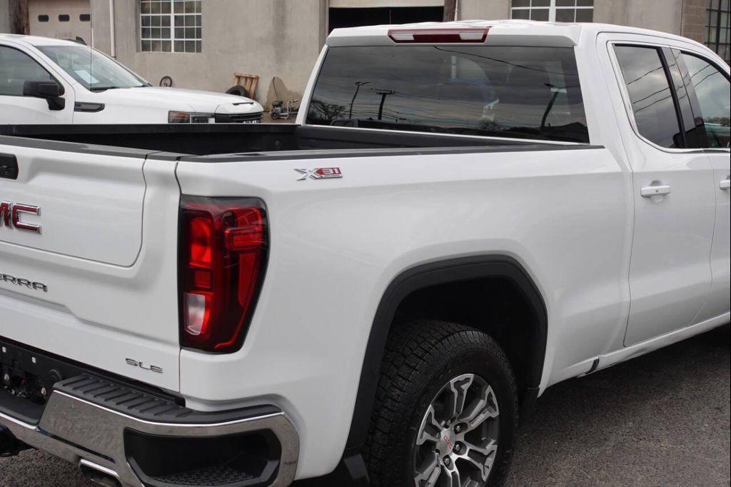 used 2022 GMC Sierra 1500 car, priced at $31,995