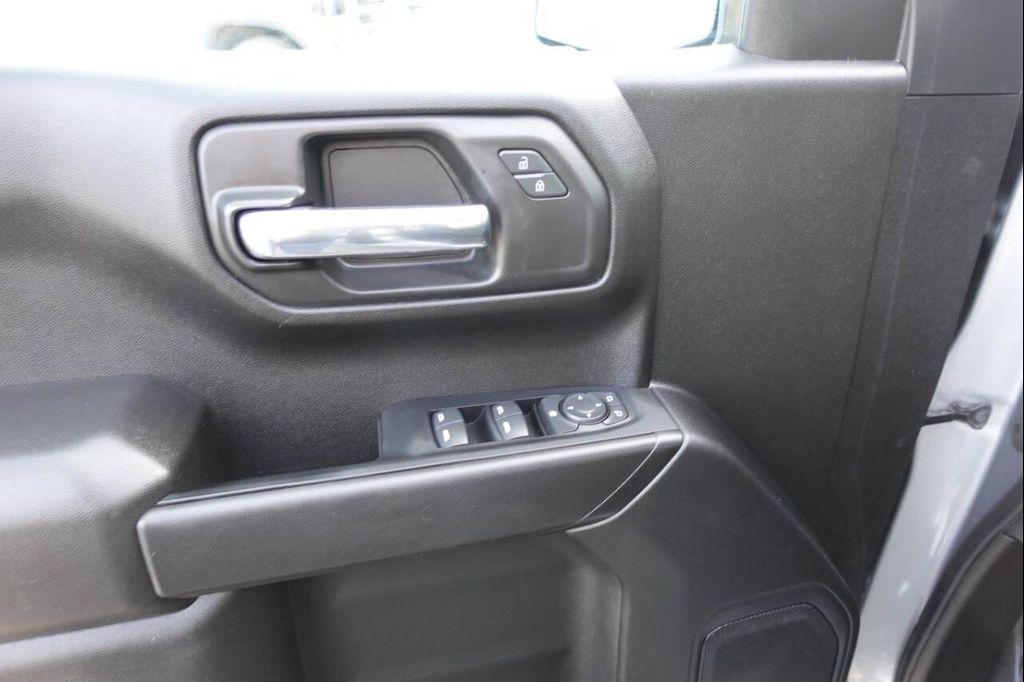 used 2023 GMC Sierra 1500 car, priced at $32,995