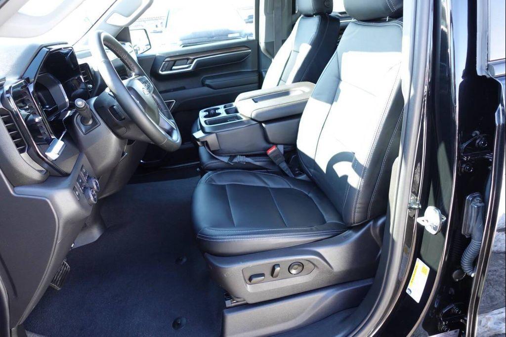 used 2024 Chevrolet Silverado 1500 car, priced at $35,995