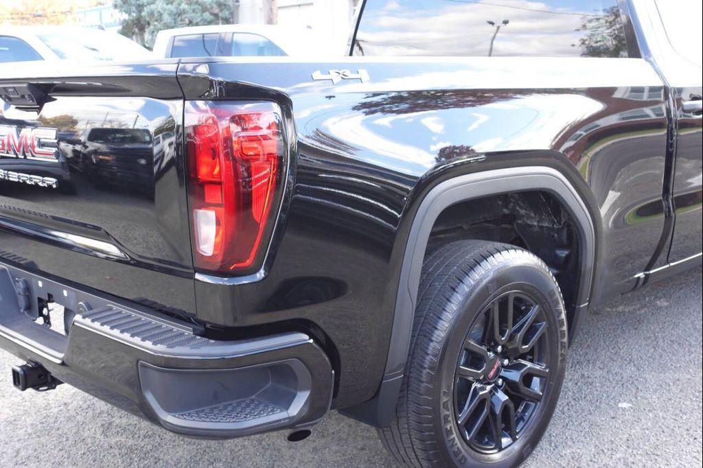 used 2022 GMC Sierra 1500 car, priced at $34,875