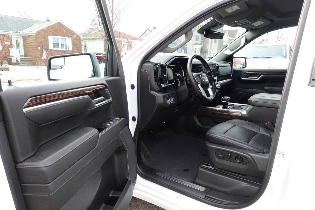 used 2023 GMC Sierra 1500 car, priced at $44,995