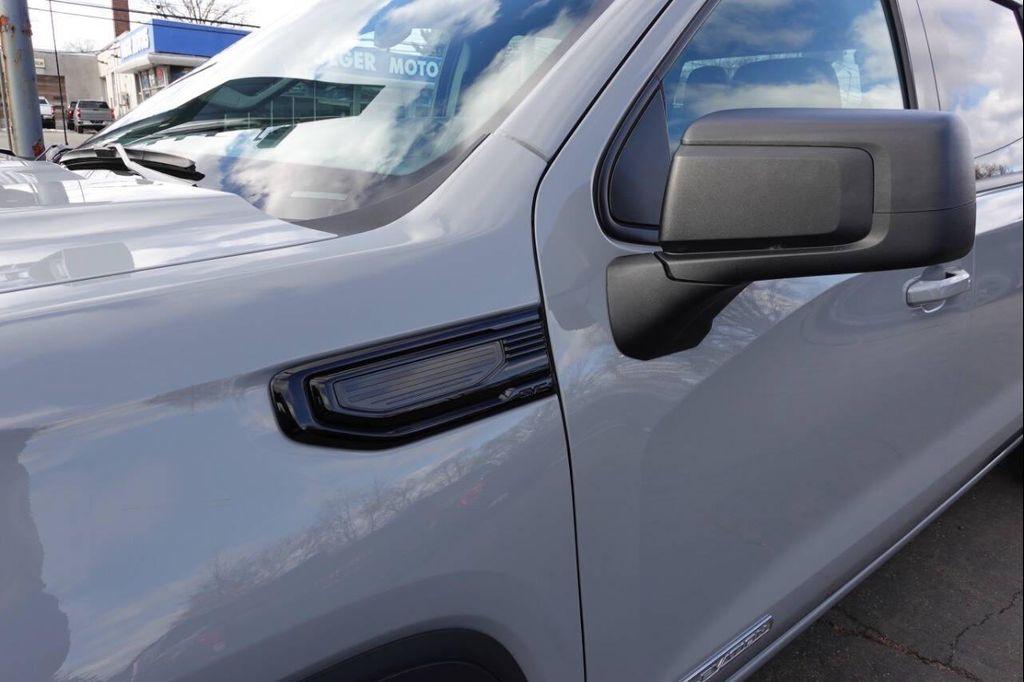 used 2024 GMC Sierra 1500 car, priced at $40,995