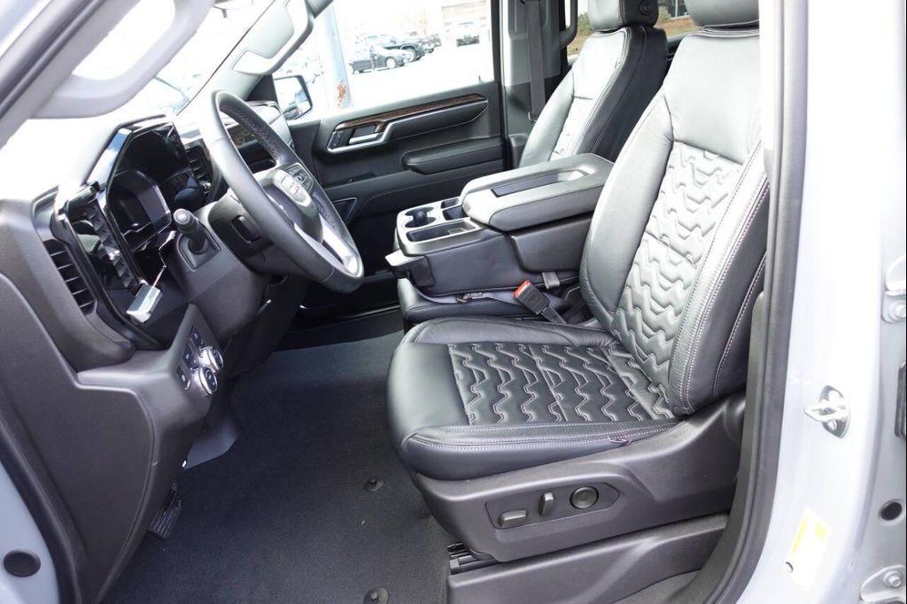 used 2024 GMC Sierra 1500 car, priced at $40,995