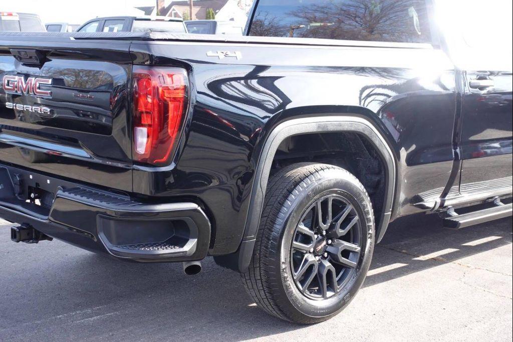 used 2022 GMC Sierra 1500 car, priced at $32,995