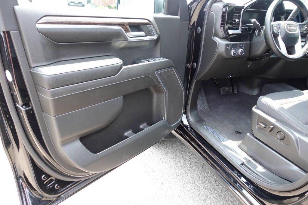 used 2023 GMC Sierra 1500 car, priced at $36,875