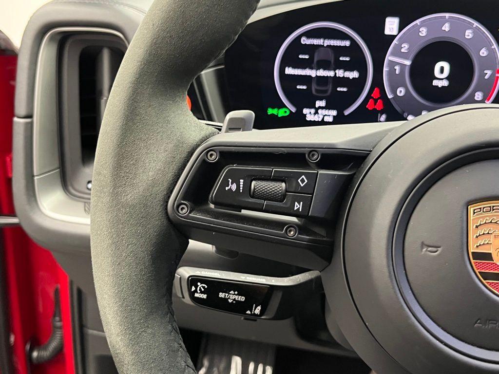 new 2025 Porsche Cayenne car