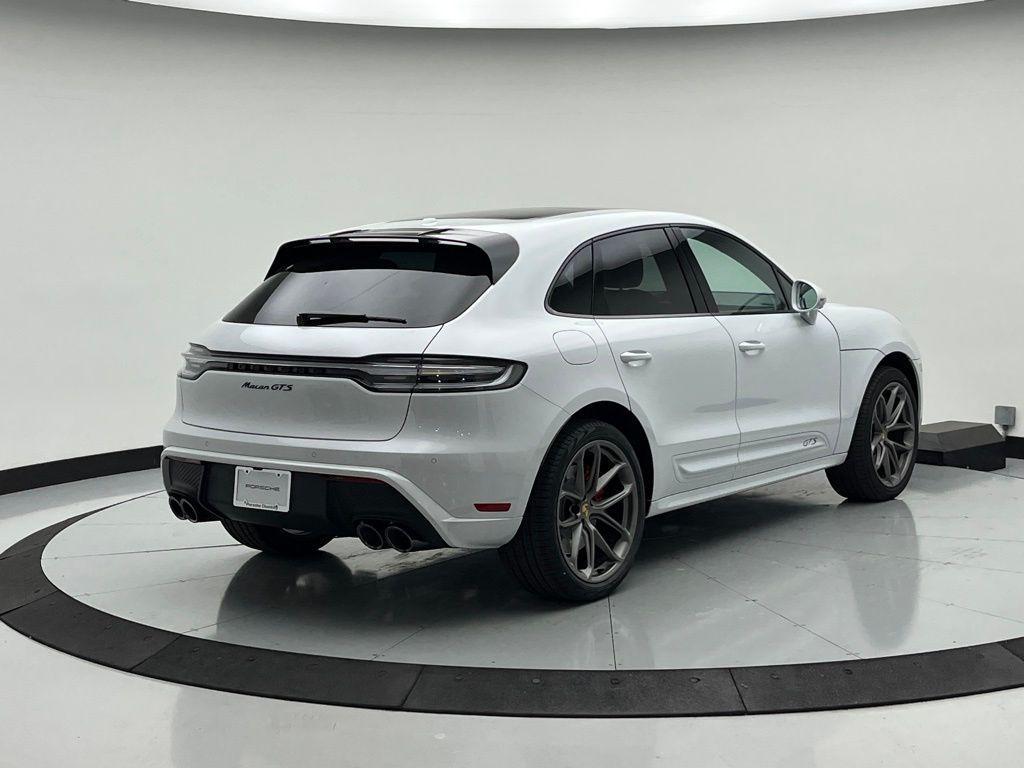 2026 Carrara White Metallic Porsche Macan
