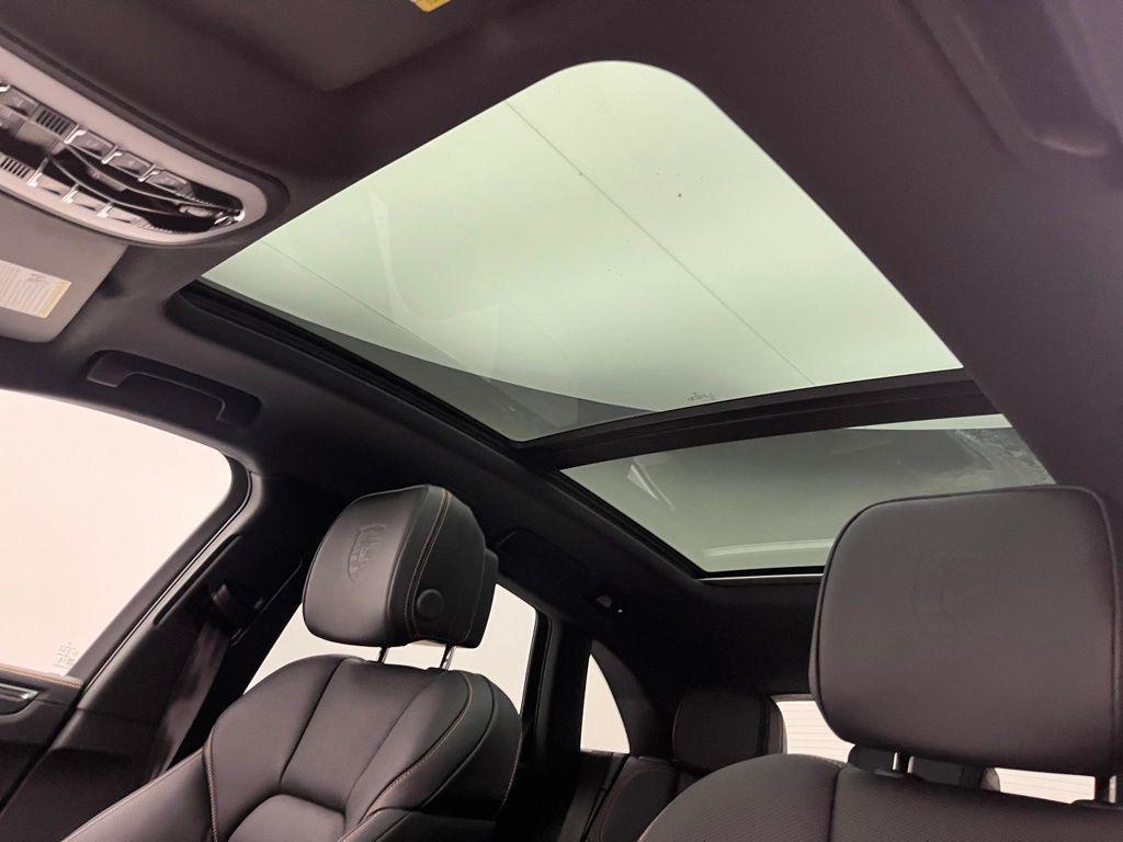 2026 Carrara White Metallic Porsche Macan