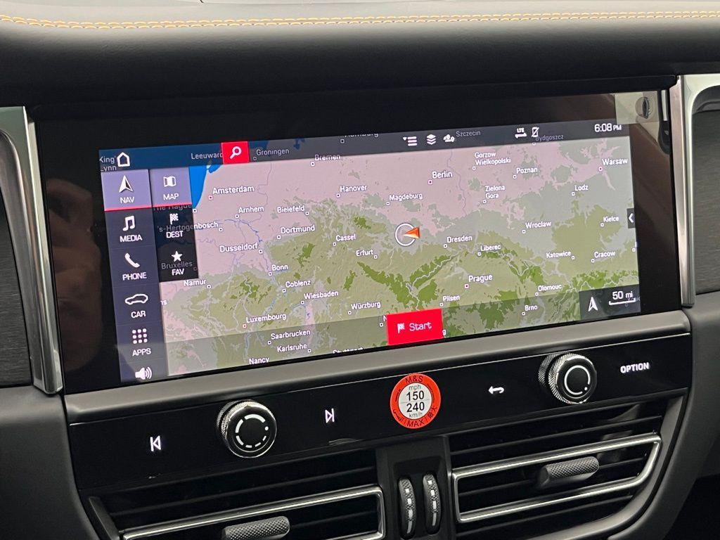 2026 Carrara White Metallic Porsche Macan