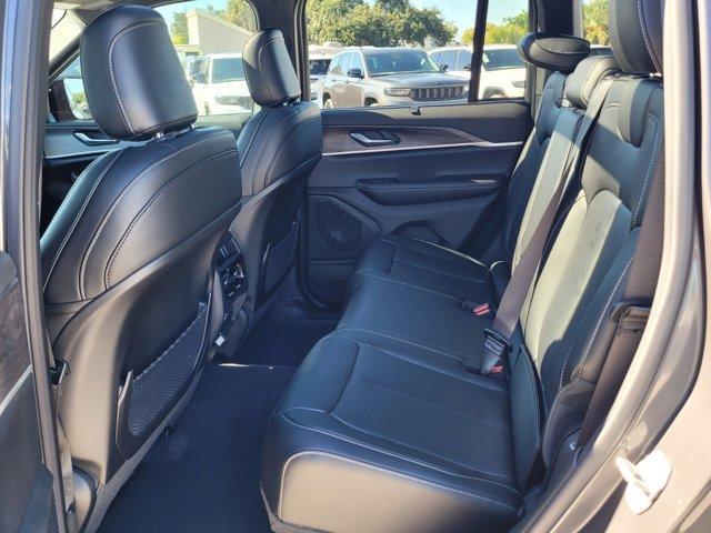 new 2025 Jeep Grand Cherokee car, priced at $42,989