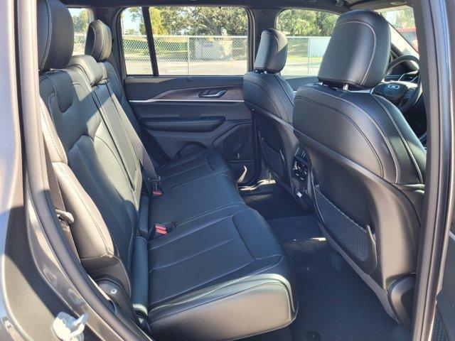 new 2025 Jeep Grand Cherokee car, priced at $42,989