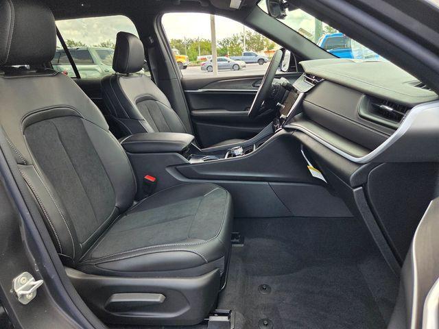 new 2026 Jeep Grand Cherokee car, priced at $39,058