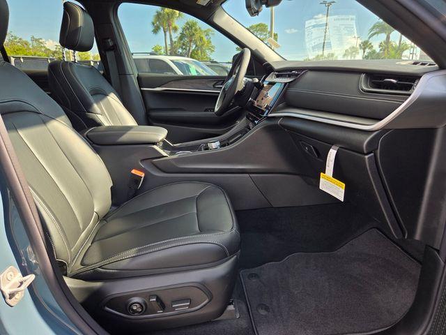 new 2026 Jeep Grand Cherokee car, priced at $42,741
