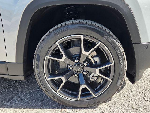 new 2026 Jeep Cherokee car, priced at $41,819