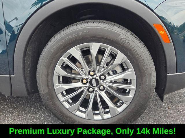 used 2025 Cadillac XT4 car, priced at $37,500