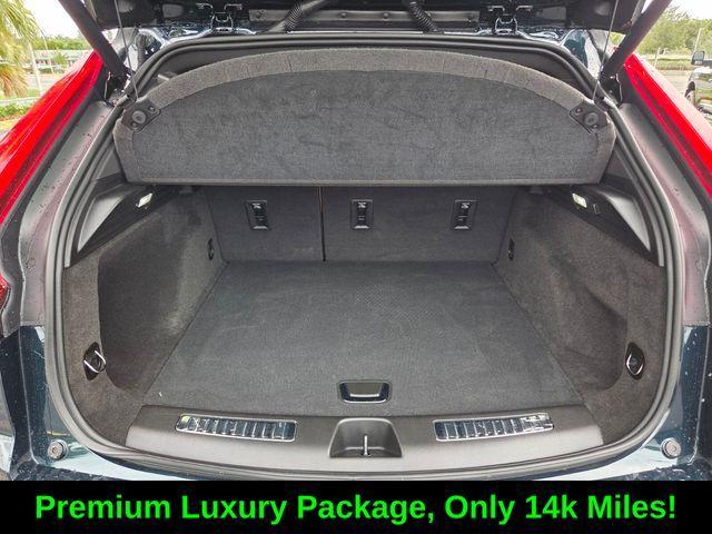 used 2025 Cadillac XT4 car, priced at $37,500