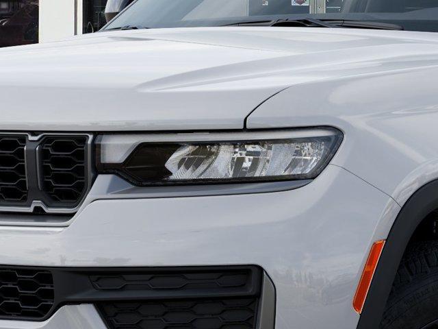new 2026 Jeep Grand Cherokee car, priced at $38,555