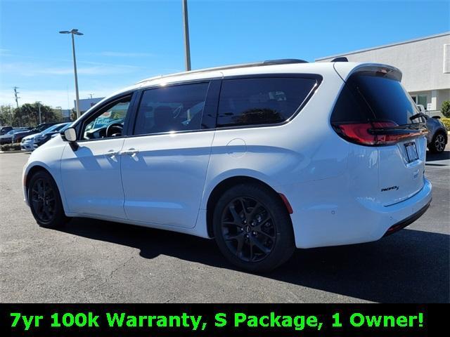 used 2024 Chrysler Pacifica car, priced at $38,500