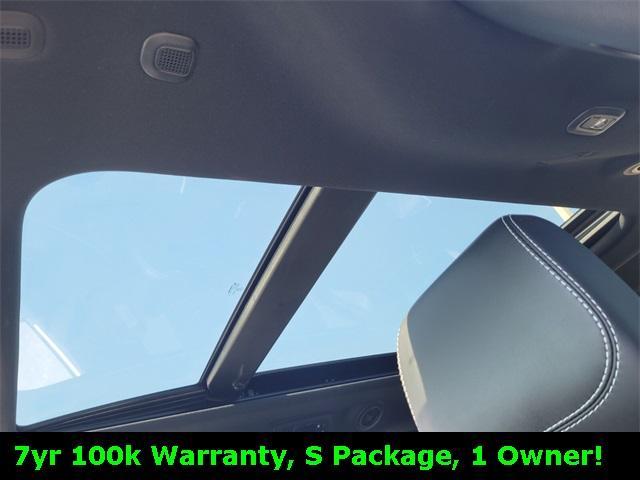 used 2024 Chrysler Pacifica car, priced at $38,500