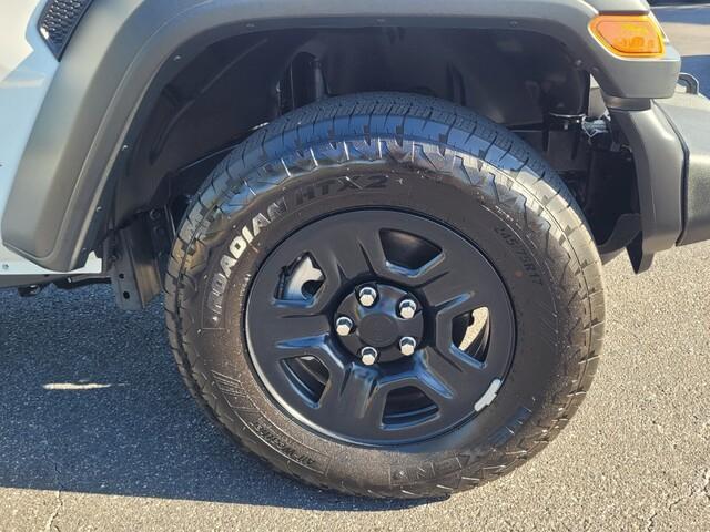 new 2025 Jeep Wrangler car, priced at $37,305