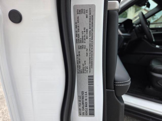 new 2026 Jeep Grand Cherokee L car, priced at $42,525