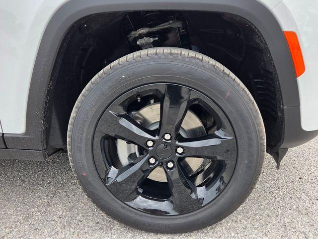 new 2026 Jeep Grand Cherokee L car, priced at $42,525