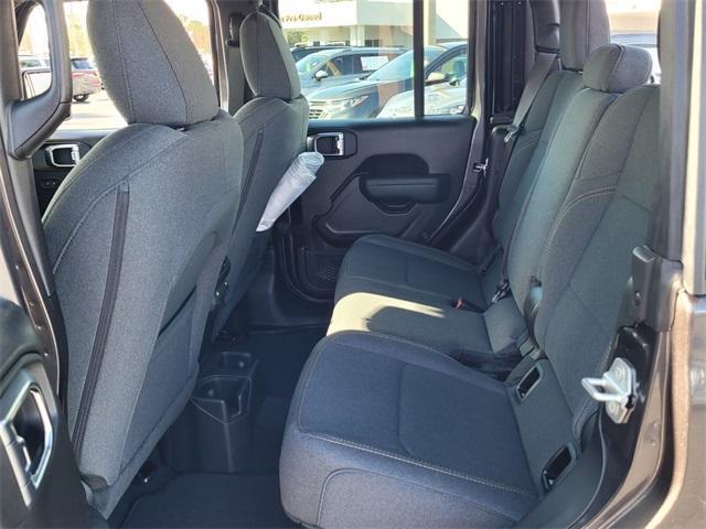 new 2025 Jeep Gladiator car, priced at $33,199