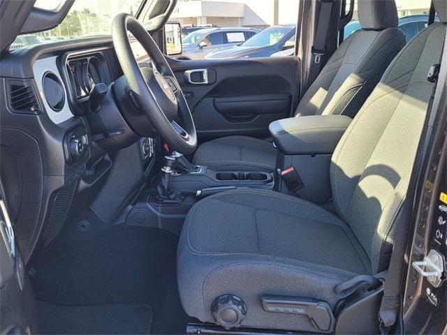 new 2025 Jeep Gladiator car, priced at $33,199