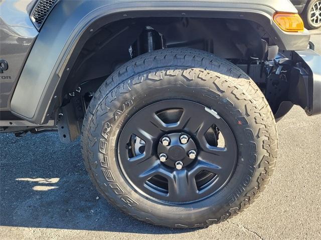 new 2025 Jeep Gladiator car, priced at $33,199