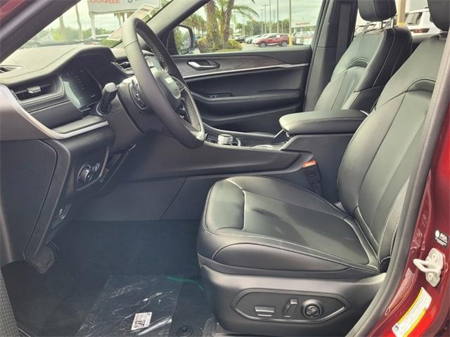 new 2025 Jeep Grand Cherokee car, priced at $35,336