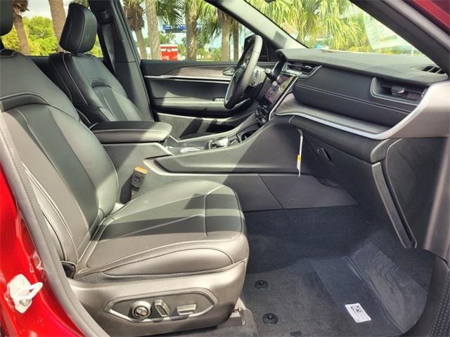 new 2025 Jeep Grand Cherokee car, priced at $35,336