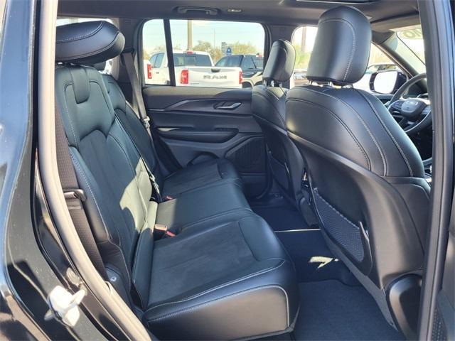 new 2025 Jeep Grand Cherokee car, priced at $34,247